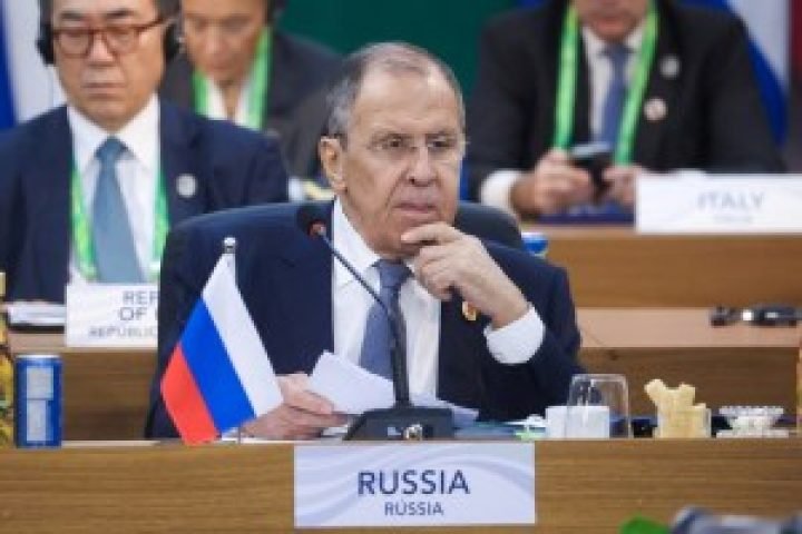 2024-11-19T140950Z_1_LYNXMPEKAI0MK_RTROPTP_4_UCRANIA-CRISE-LAVROV-OCIDENTE-1