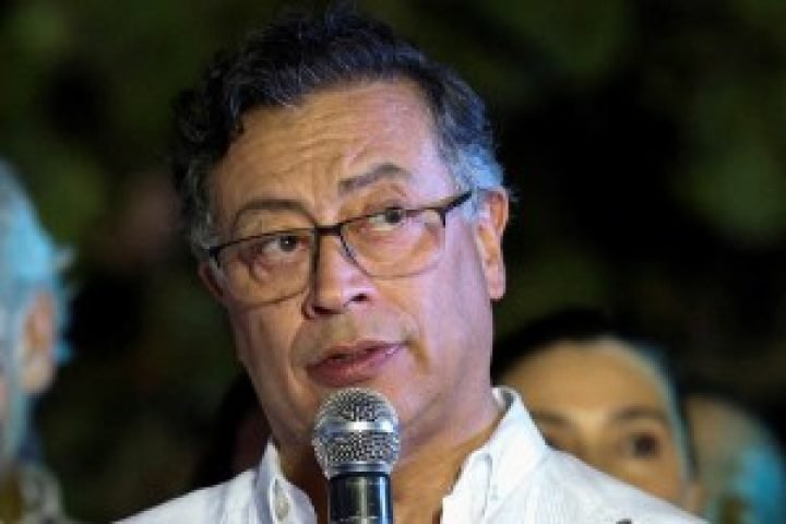 2025-02-18T202905Z_1_LYNXNPEL1H0PN_RTROPTP_4_COLOMBIA-POLITICS
