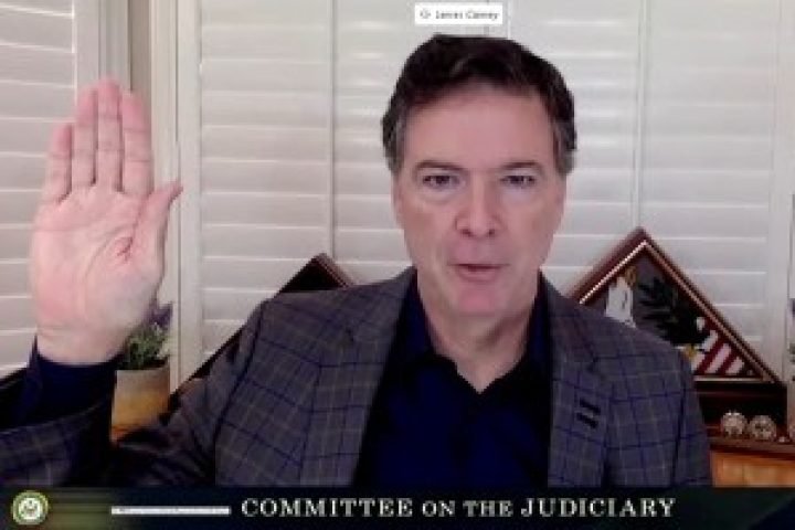 2025-09-26T000641Z_1_LYNXNPEL8P001_RTROPTP_4_USA-TRUMP-COMEY-INDICTMENT