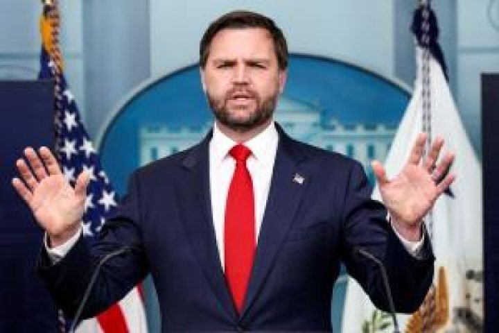 2025-10-01T175444Z_1369008515_RC253HAE598S_RTRMADP_3_USA-TRUMP