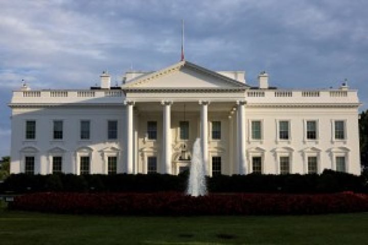 2025-10-15T000916Z_1_LYNXNPEL9E009_RTROPTP_4_USA-TRUMP-HUMANITIES