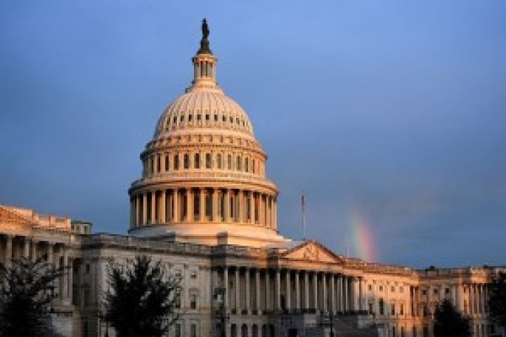 2025-11-04T001228Z_1_LYNXMPELA300A_RTROPTP_4_USA-SHUTDOWN