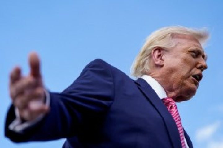 2026-03-27T223740Z_1573809325_RC28DKAA64ZJ_RTRMADP_3_USA-TRUMP