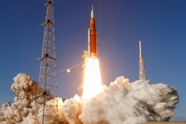 2026-04-02T172951Z_456061150_RC2MGKAUEL8E_RTRMADP_3_SPACE-MOON-ARTEMIS