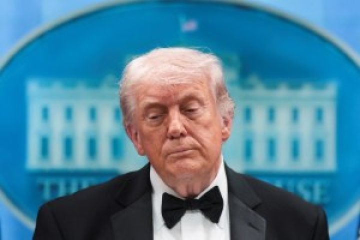2026-04-26T030050Z_1048769190_RC2RWKA1RWYW_RTRMADP_3_USA-TRUMP-DINNER
