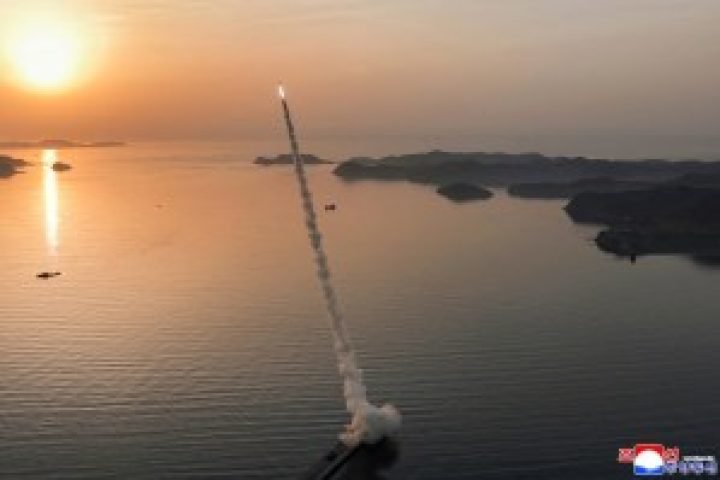 2026-05-06T220402Z_1_LYNXMPEM451L1_RTROPTP_4_NORTHKOREA-MISSILES