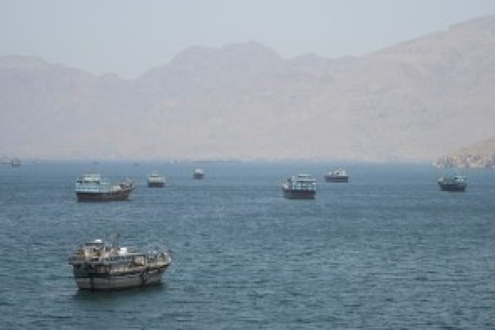 2026-05-09T194503Z_1_LYNXMPEM480DO_RTROPTP_4_IRAN-CRISIS-OMAN-HORMUZ