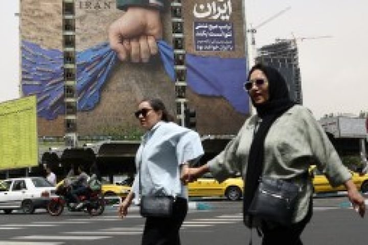 2026-05-11T091004Z_1_LYNXMPEM4A0JF_RTROPTP_4_IRAN-CRISIS-DAILY-LIFE