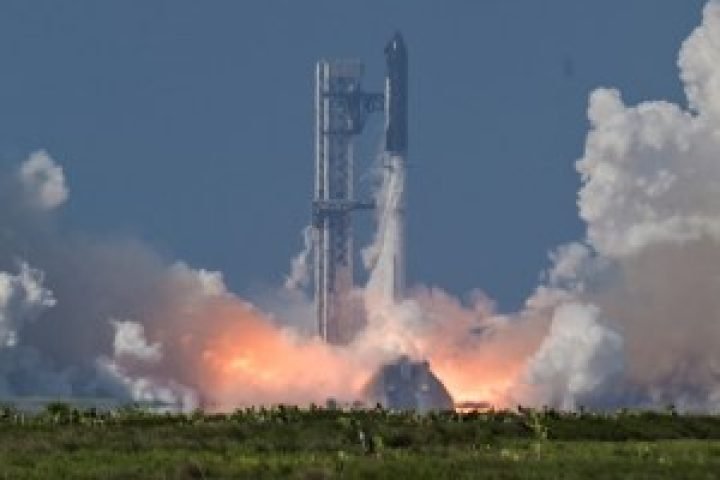 2026-05-22T230156Z_648549245_RC2NELAE6X7S_RTRMADP_3_SPACEX-STARSHIP