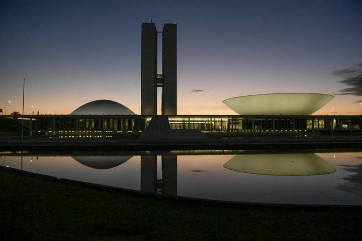 3ª via não ganha força com desaceleração de Flávio, aponta Datafolha — Foto: 3ª