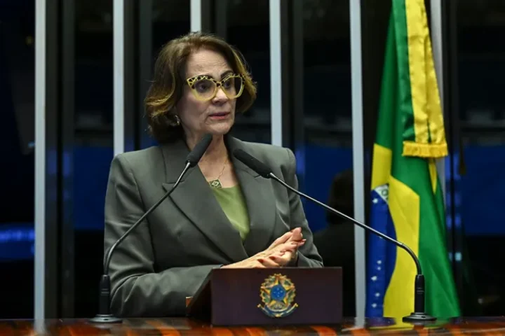 Foto: A senadora Damares Alves (Republicanos-DF) durante o discurso na tribuna -