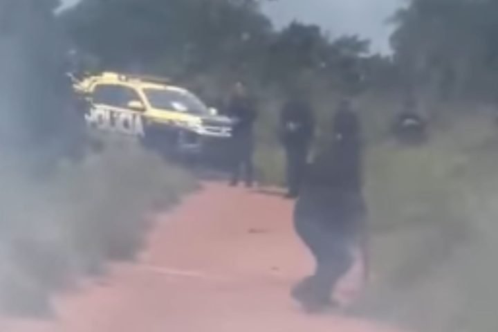 Churrasco realizado pelos indígenas. (Foto: Fala Povo, Midimax)