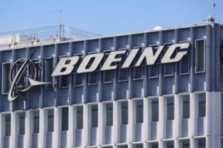 BOEINGS-NEW-CFO-SEES-PERFORMANCE-CULTURE-DRIVING-A-RETURN-TO-POSITIVE-CASH-FLOW-NEXT-YEAR-1