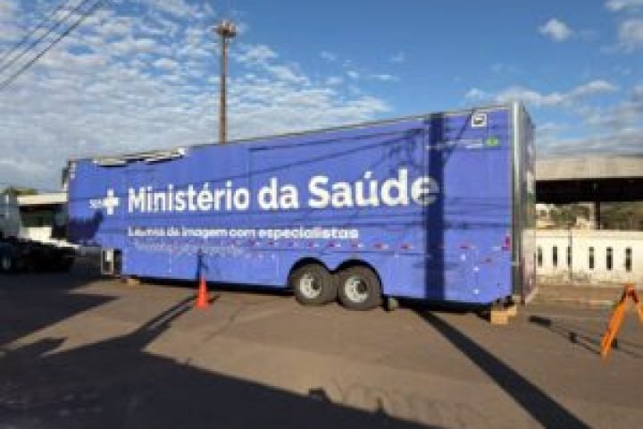 Carreta-MinSaude-ExamesTomoUltra-julho26-300x225-1