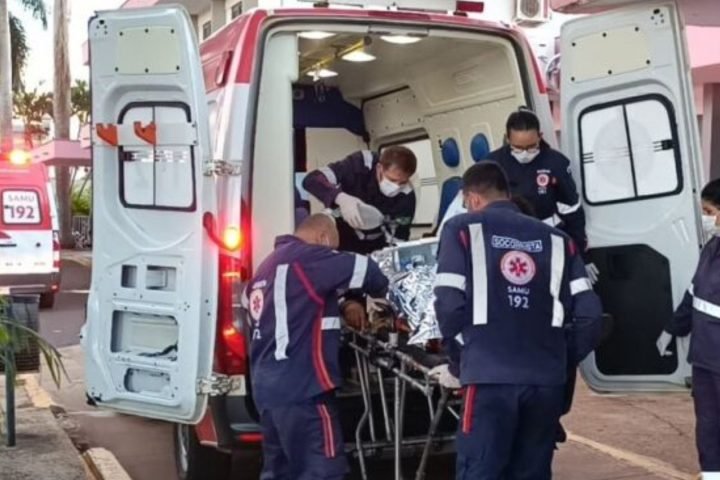 Foto: A vítima foi encaminhada ao Hospital da Vida. (Foto: Osvaldo Duarte, Doura