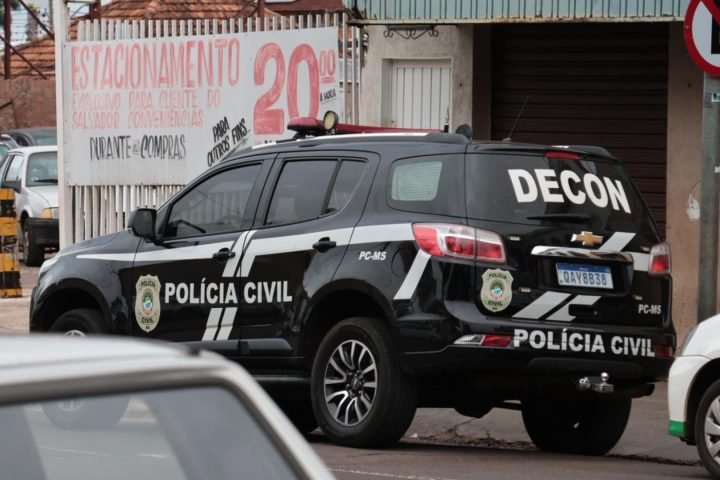 Foto: Decon apreendeu mais de uma tonelada de queijos estragados. (Foto: Madu Li