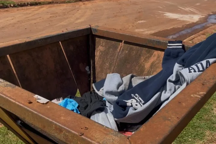 Foto: Bebê foi encontrado enrolado em casaco - Foto: Fala Povo, Midiamax