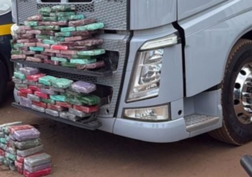 Cerca de 130 quilos de cocaína foram apreendidos. — Foto: Cerca de 130 quilos de