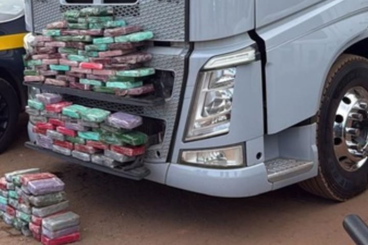 Cerca de 130 quilos de cocaína foram apreendidos. — Foto: Cerca de 130 quilos de