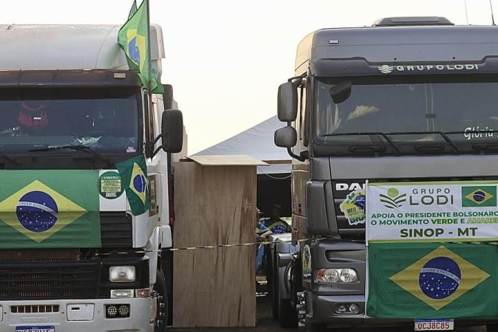 Foto: Gasolina aumentou porque muita gente tira proveito da desgraça, diz Lula