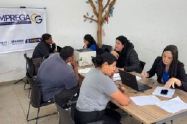 Atendimento durante o Emprega CG — Foto: Prefeitura de Campo Grande