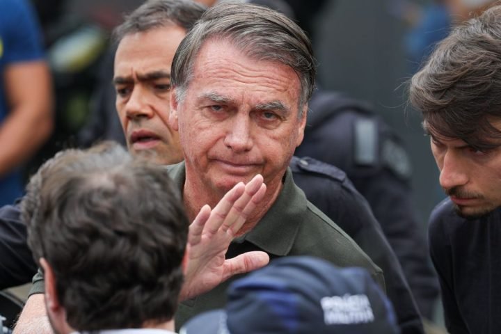 Foto: O ex-presidente Jair Bolsonaro • Fabio Rodrigues-Pozzebom/ Agência Brasil