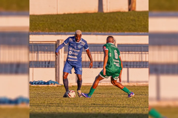Ivinhema conseguiu empate importante em MG na última rodada — Foto: Ivinhema con