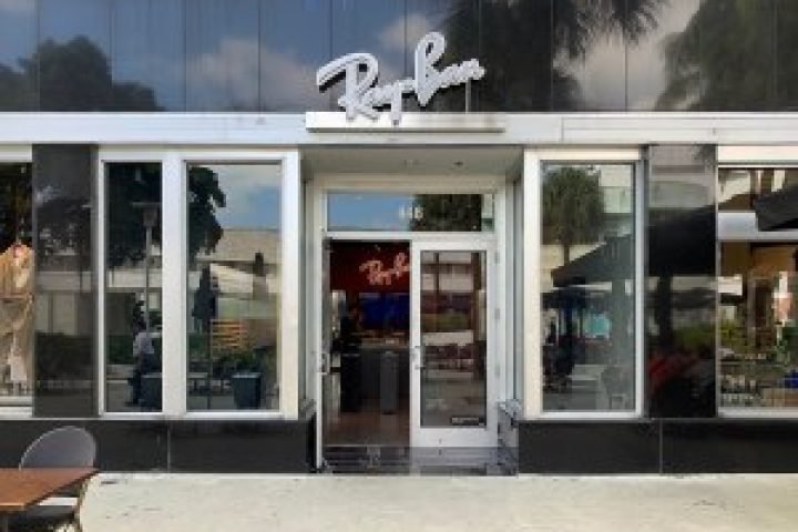 Ray-Ban_Store_Lincoln_Road_Mall_South_Beach_Miami_Beach_FL
