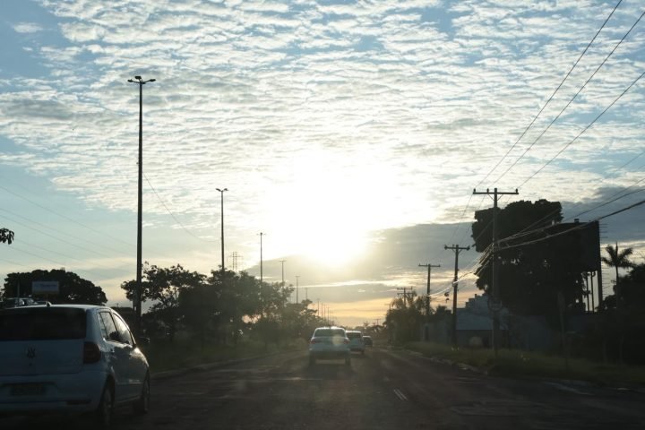 Tempo-sol-entre-nuvens-ensolarado-nebulosidade-tempo-seco-baixa-umidade-nublado-Pietra-Dorneles-Jornal-Midiamax-1