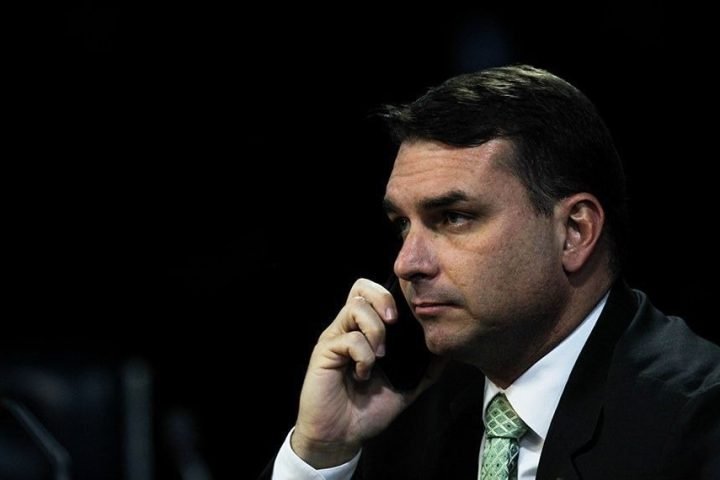 Análise: O impacto do caso "Dark Horse" na campanha de Flávio Bolsonaro — Foto: