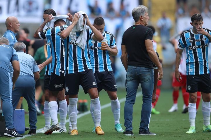 a-regra-da-pausa-para-hidratacao-quais-os-criterios-de-temperatura-para-interromper-a-partida