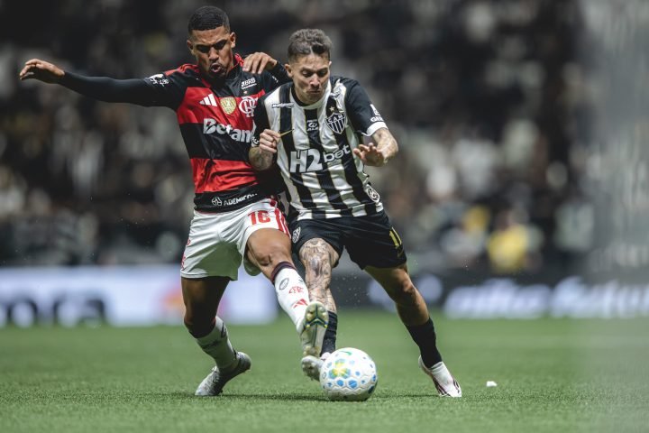 analise-problemas-internos-refletem-no-campo-e-atletico-sofre-maior-goleada-na-arena-mrv