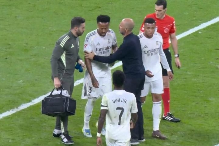 Éder Militão saiu no primeiro tempo do duelo entre Real Madrid e Alavés pela La