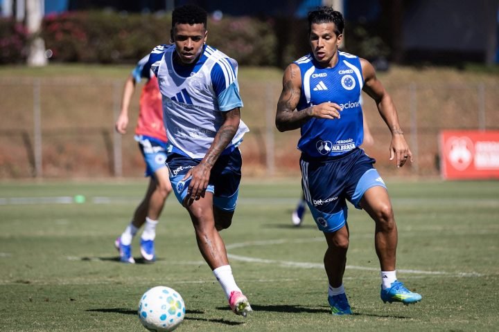 arroyo-volta-a-treinar-com-o-grupo-do-cruzeiro-e-manda-recado