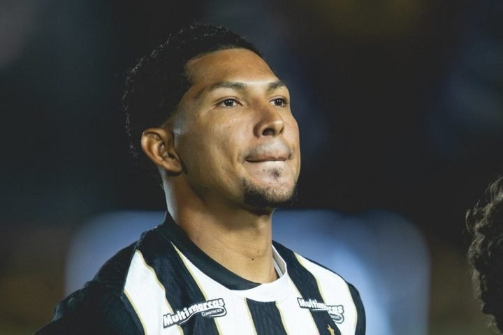atletico-mg-acerta-a-venda-de-rony-para-o-santos