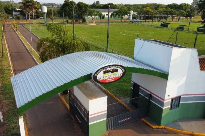 b2e52aff-b78d-46c2-9f87-6d231128a23c