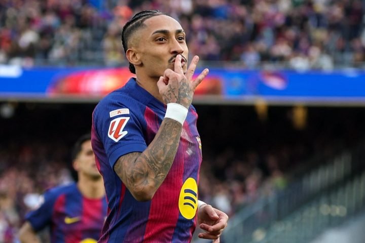 barcelona-define-raphinha-como-capitao-atacante-e-o-primeiro-brasileiro-na-funcao