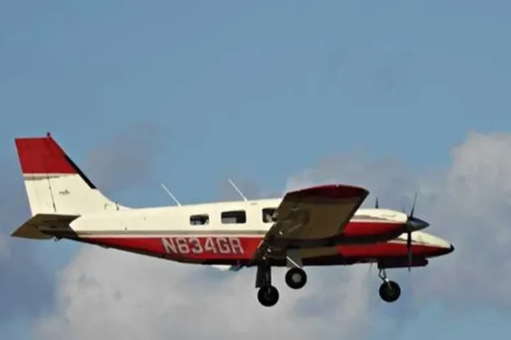bimotor-piper-de-asa-fixa-7-assentos-2-motores-n634gr-chegando-ao-aeroporto-executivo-de-ft-lauderdale-1788850159238_v2_900x506.jpg