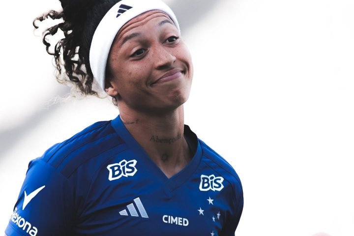 byanca-brasil-se-declara-ao-cruzeiro-clube-mais-especial-da-minha-vida