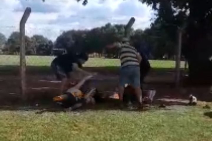 Briga generalizada — Foto: Briga generalizada - Foto: reprodução/ Babalizando