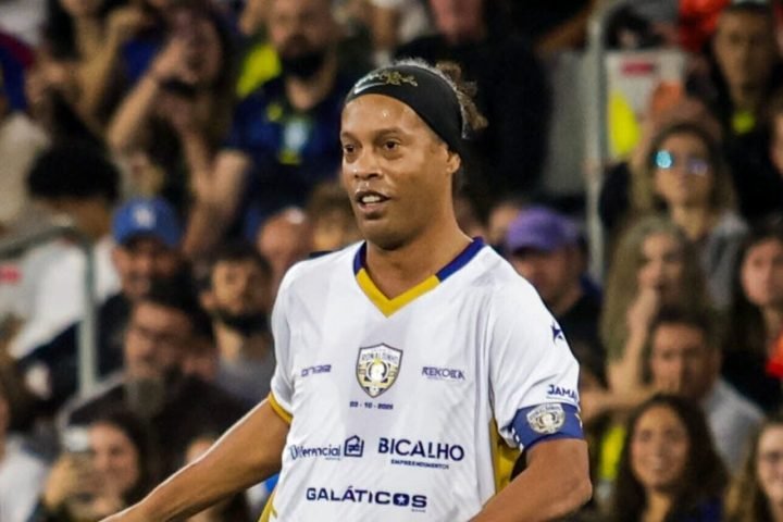 clube-da-italia-anuncia-volta-de-ronaldinho-aos-gramados-o-retorno-e-real