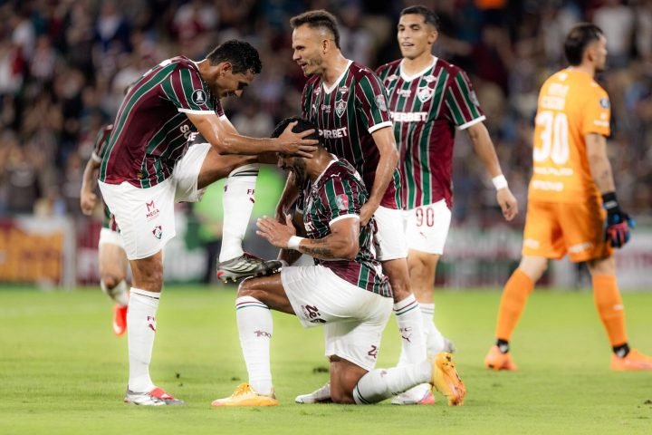 com-brilho-de-ganso-fluminense-bate-o-platense-e-abre-vantagem-na-libertadores