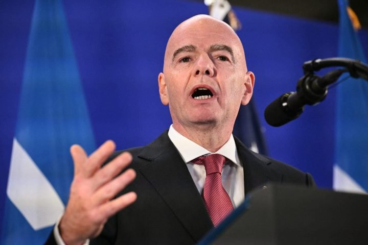 conmebol-se-posiciona-sobre-plano-de-vender-acoes-da-fifa-futebol-primeiro