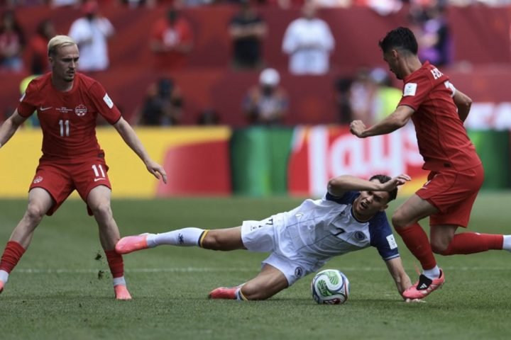 Canadá e Bósnia fizeram o jogo de abertura do Grupo B — Foto: Canadá e Bósnia fi