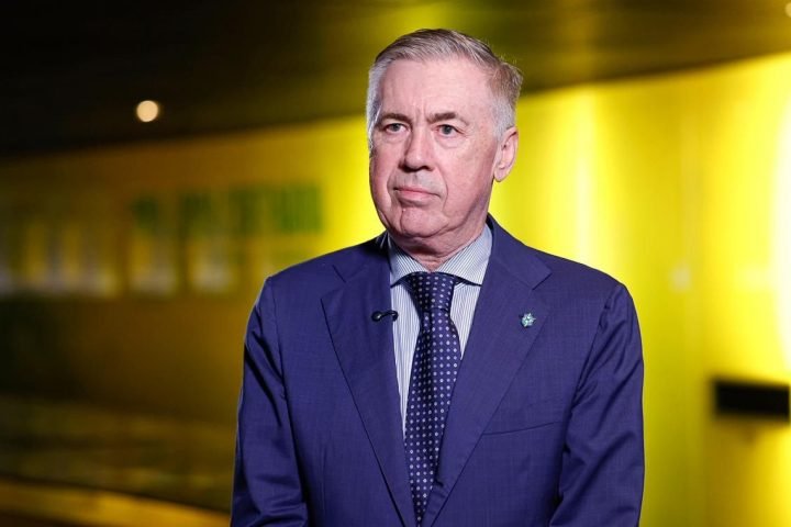 Ancelotti também falou sobre a renovação de contrato — Foto: Ancelotti também fa