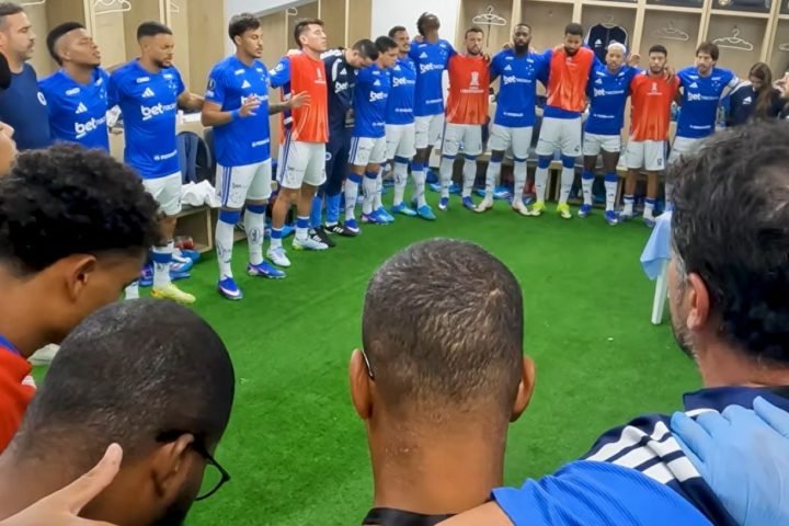 cruzeiro-cruzeiro-jogadores-vesti-rio-1775778481