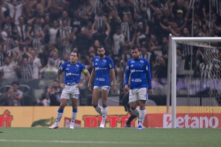 cruzeiro-cruzeiro-lucas_villalba-artur_jorge-1788343704