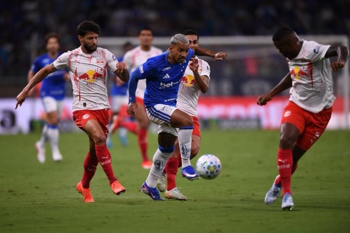 cruzeiro-matheus-pereira-cruzeiro-bragantino-campeonato-brasileiro-2026-1776032989