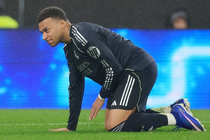 Mbappé lamenta gol do Benfica contra o Real Madrid na Champions League — Foto: M