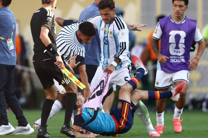 fifa-abre-processo-contra-jogadores-e-federacao-da-argentina-por-polemicas-na-copa